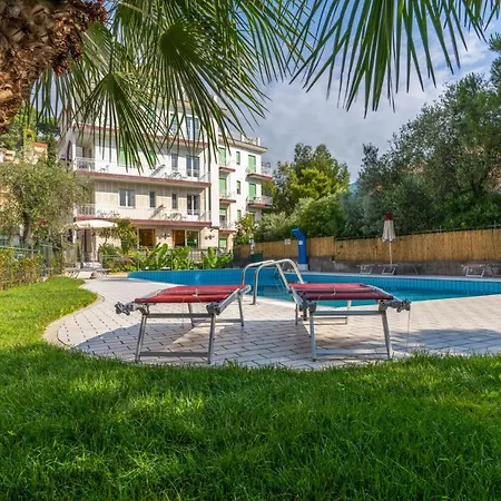 Garden Hotel